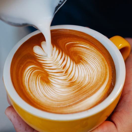 El Arte Latte: Mucho Más que Espuma en tu Café